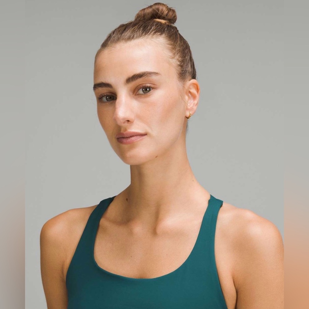 Lululemon Energy Sports Bra, Teal, Size 6, Like New, NWOT! - Picture 2 of 6